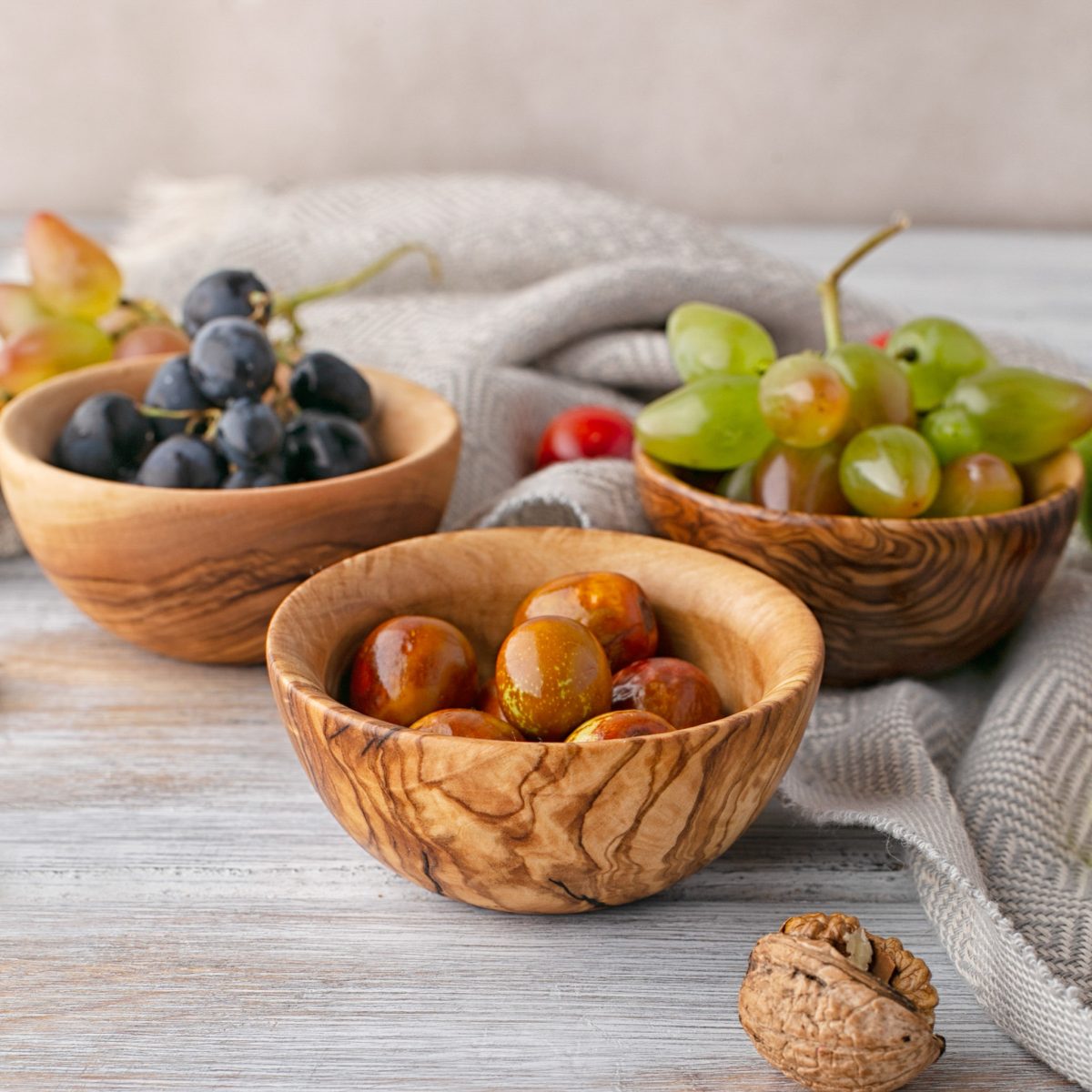 Small Olive Wood Bowls – Set of 4